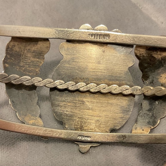 Beautiful vintage Sterling Silver & Turquoise Cuff - Picture 5 of 9